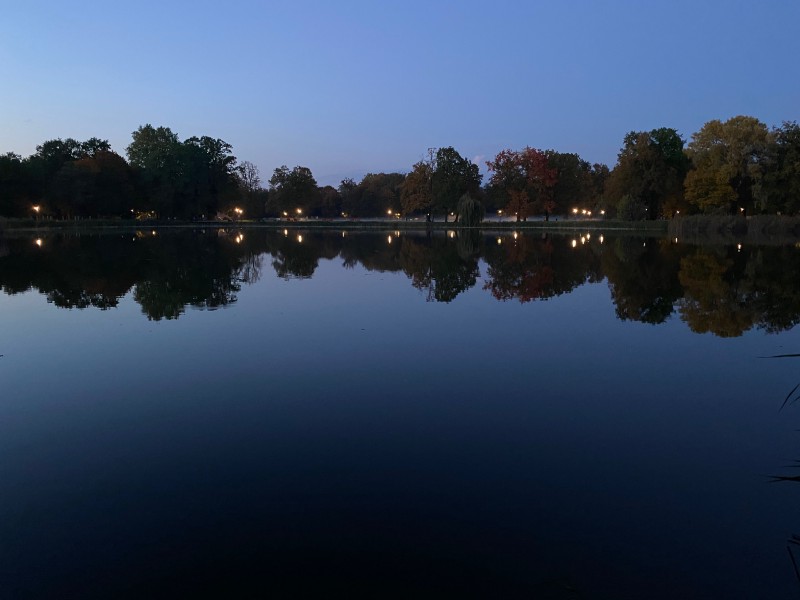 Szczodre lake at night